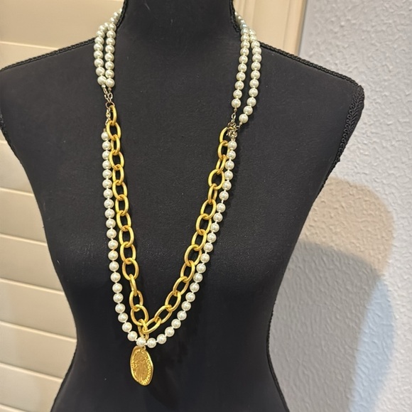 VINTAGE GOLDTONE CHAIN FAUX PEARLS CHUNKY LAYERED STATEMENT NECKLACE W PENDANT - Picture 9 of 9